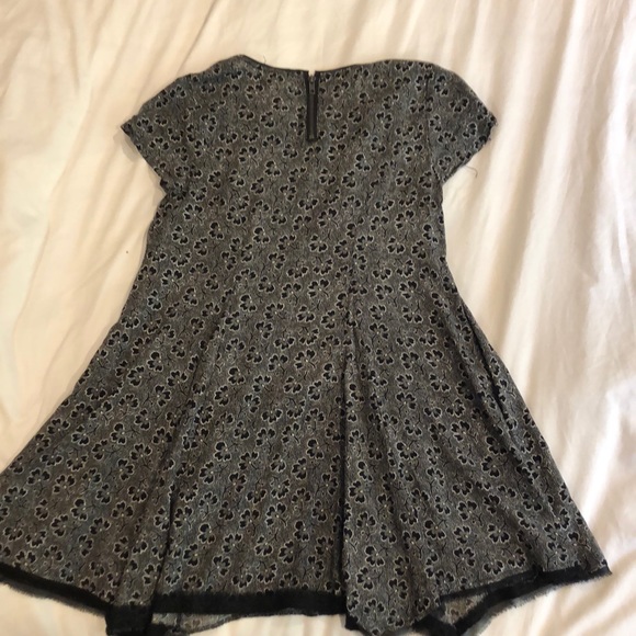 Urban Outfitters: Black and White T-Shirt Dress - Picture 4 of 4